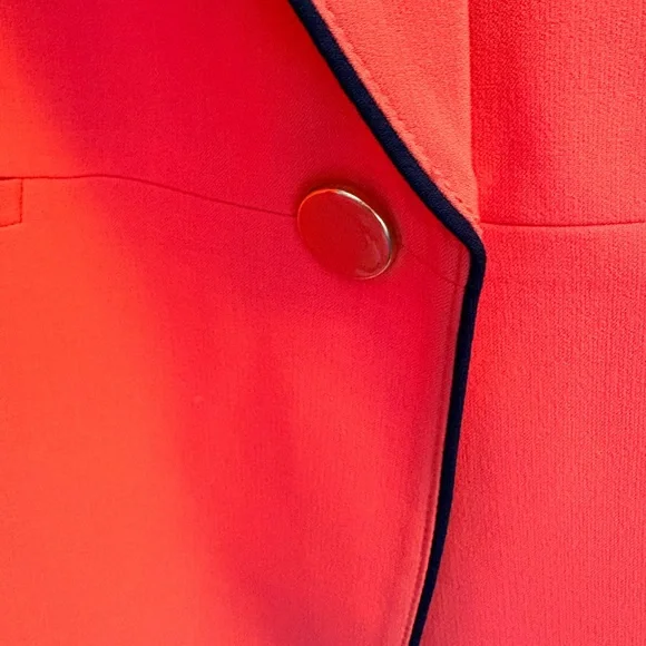 Le Suit Women's Vibrant Coral with Navy Trim Blazer - Picture 4 of 4